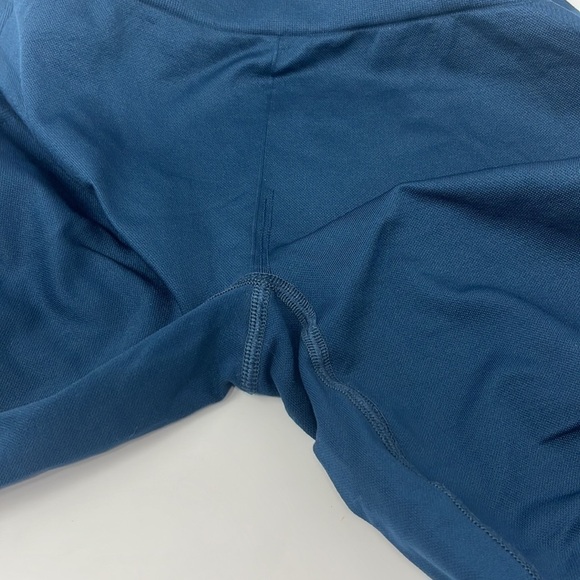 ATHLETA leggings Mesh Around Seamless Capri Medium - Picture 8 of 8